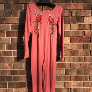 ❤️❤️Awesome JUMPSUIT outfit size medium ❤️